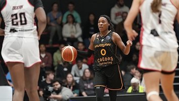 Dişi Aslan'dan 3'te 3