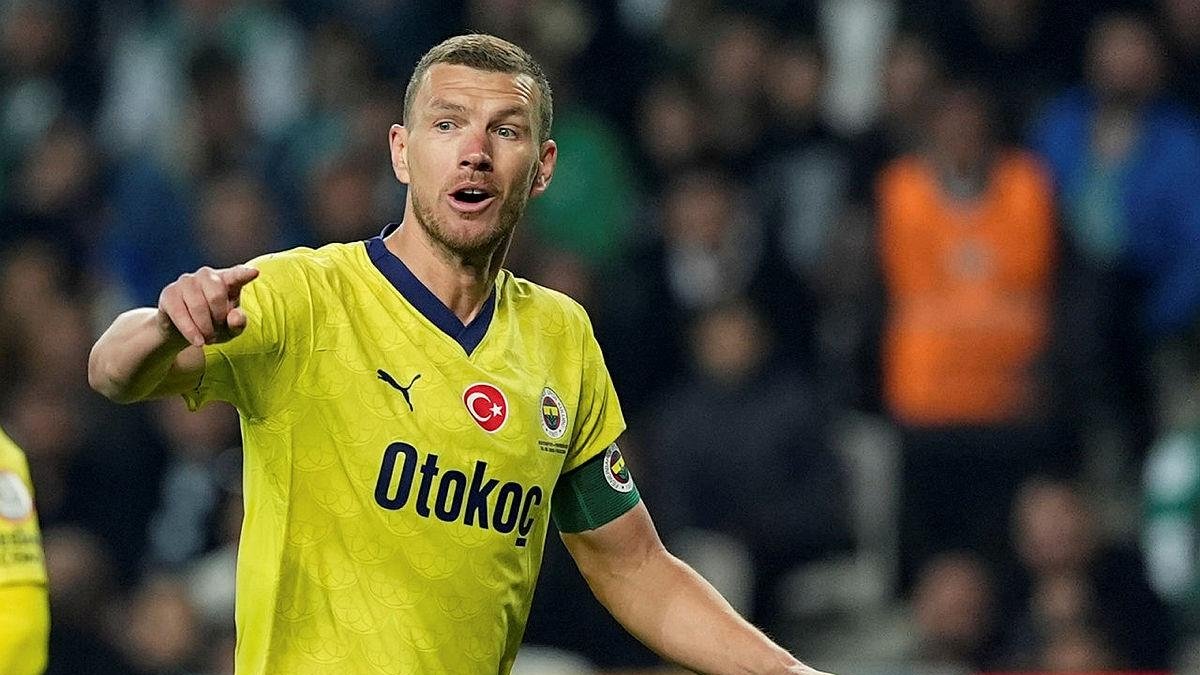 Dzeko geri döndü