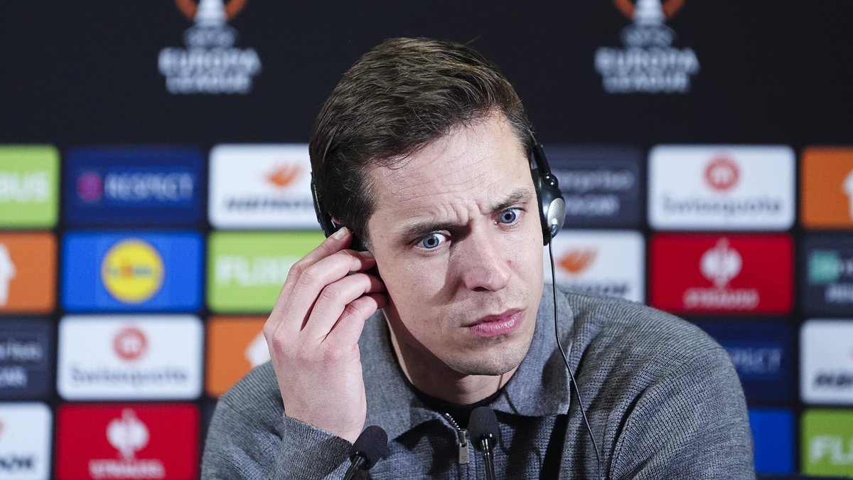 Anderlecht Teknik Direktörü David Hubert'den Fenerbahçe açıklaması: Her şey olası Anderlecht Teknik Direktörü David Hubert'den Fenerbahçe açıklaması: Her şey olası