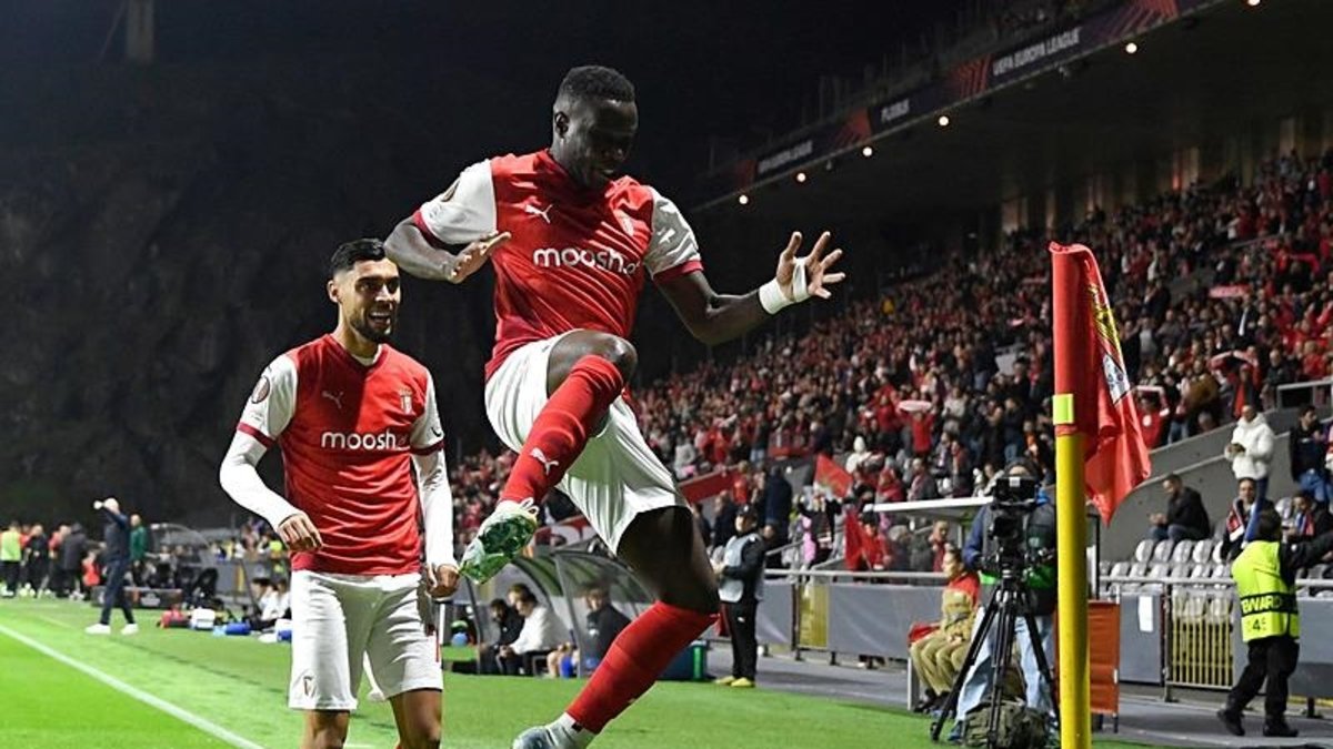 Bruma, Portekiz'de fırtına gibi esiyor: Attığı gollerle manşetlerde! Bruma, Portekiz'de fırtına gibi esiyor: Attığı gollerle manşetlerde!