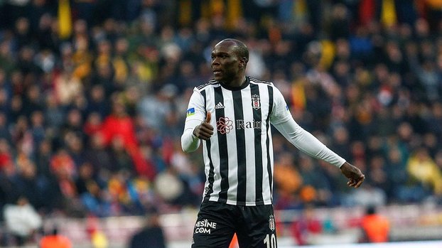 Beşiktaş taraftarından Aboubakar'a sevgi gösterisi!