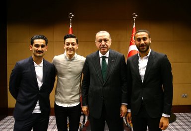 Cumhurbaşkanı Erdoğan, Cenk Tosun, Mesut Özil ve İlkay Gündoğan’ı kabul etti
