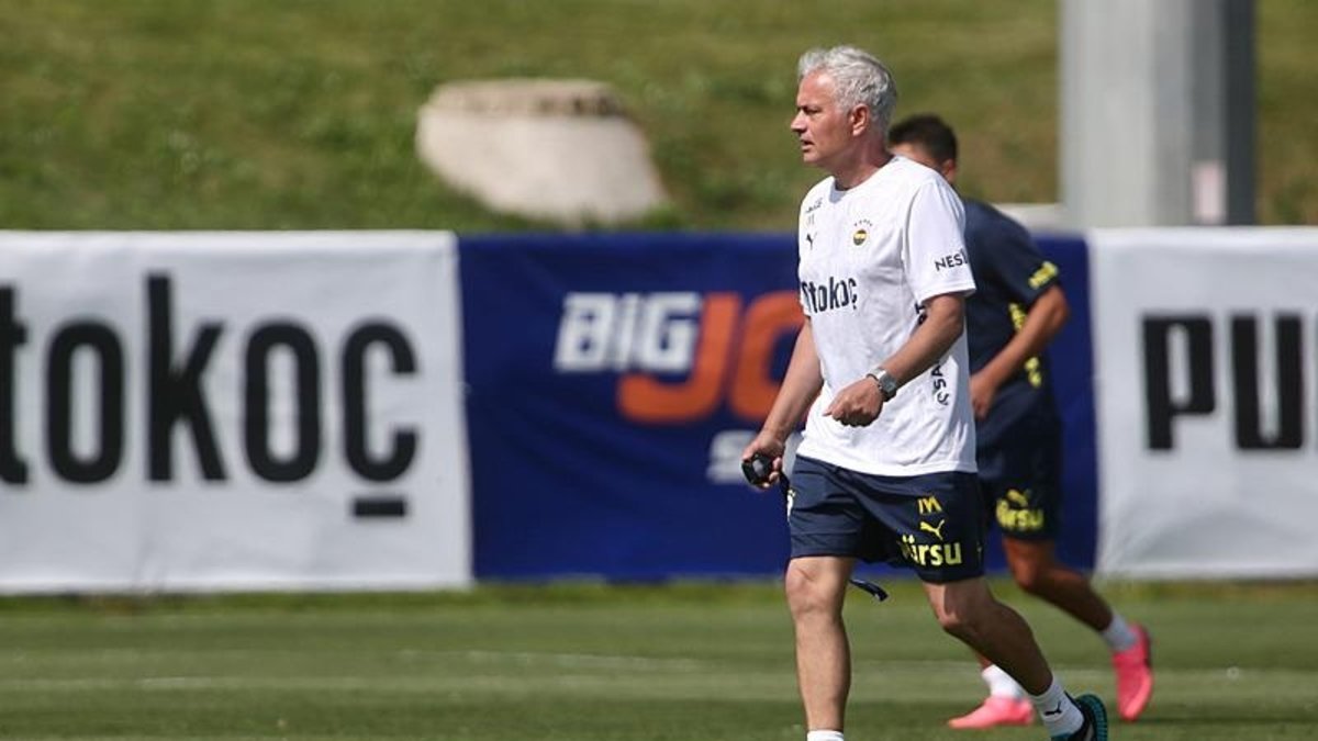 FENERBAHÇE HABERİ: Jose Mourinho 3 ismin üzerini çizd! 5 yıldıza da tam not