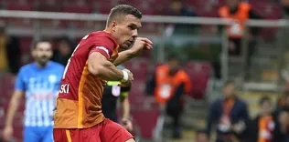 Eren Derdiyok kulübeye!