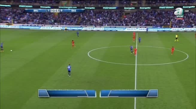 Medipol Başakşehir'in topu direkten döndü