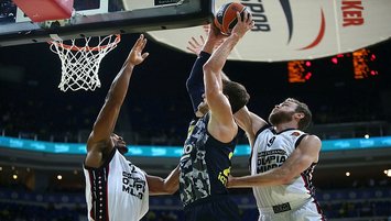 Milan stay at top of EuroLeague with dominating win against F.Bahce