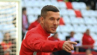 Son dakika transfer haberi: Lukas Podolski'nin yeni takımı belli oluyor! Böyle duyuruldu