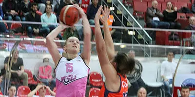 Nicole Page attığı 21 sayı ile dikkat çekti