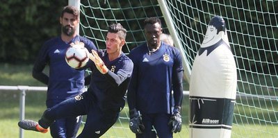 Fenerbahçe'nin genç kalecisi Berke'ye 4.5 milyon euro