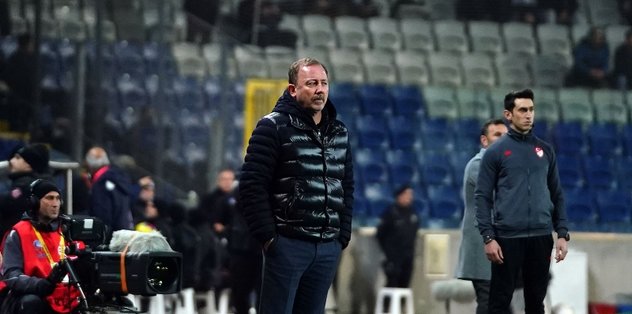 Spor yazarları Başakşehir-Beşiktaş maçını değerlendirdi