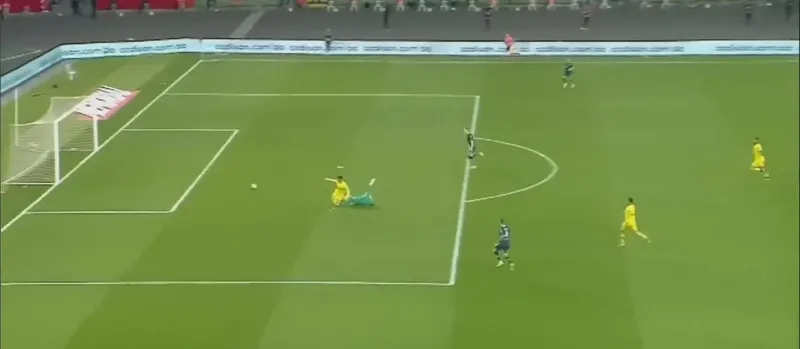 Attila Szalai'den İstanbulspor Fenerbahçe maçında büyük hata! - 3