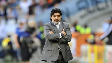 Son dakika: Diego Armando Maradona hayata gözlerini yumdu