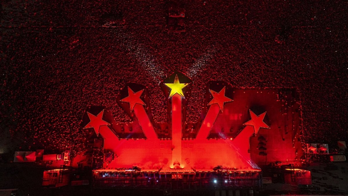 Galatasaray kupasına kavuştu! Yenikapı'da coşku ve hüzün bir arada Galatasaray kupasına kavuştu! Yenikapı'da coşku ve hüzün bir arada