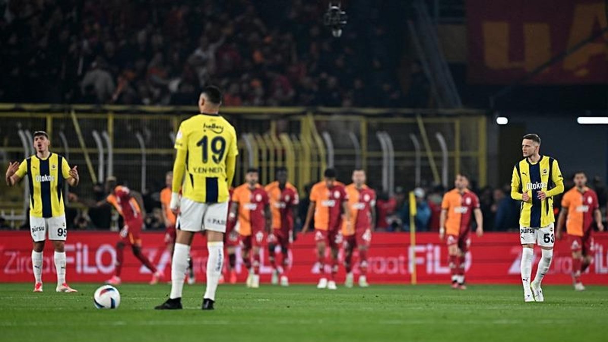Fenerbahçe-Galatasaray Derbisi: Galatasaray Yarı Finale Yükseldi!