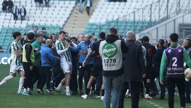 Bursa'da olay çıktı! 5 kırmızı kart... | Bursaspor 0-2 Diyarbekir Spor MAÇ SONUCU - ÖZET