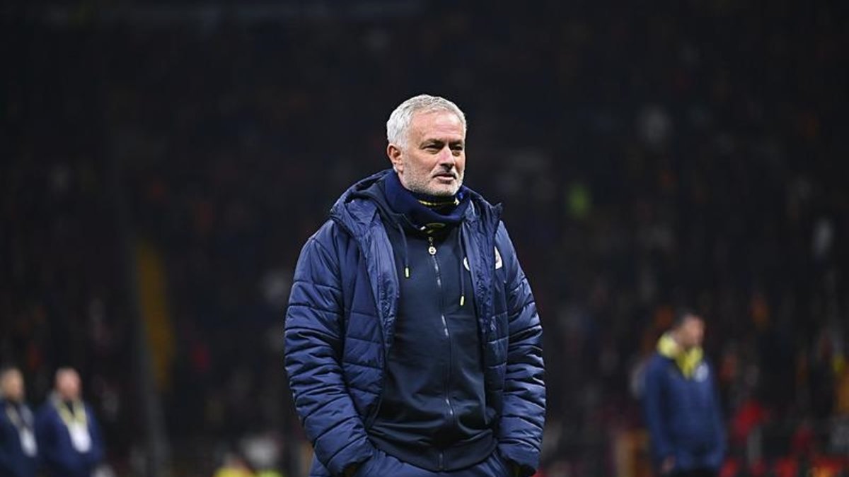 Jose Mourinho kararını verdi! İşte Fenerbahçe'nin Onvo Antalyaspor maçı 11'i Jose Mourinho kararını verdi! İşte Fenerbahçe'nin Onvo Antalyaspor maçı 11'i