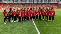 Voleybolculara sahada kutlama
