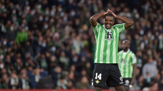 Fenerbahçe ve Galatasaray'ın listesindeki William Carvalho'nun lisansı çıkmadı!