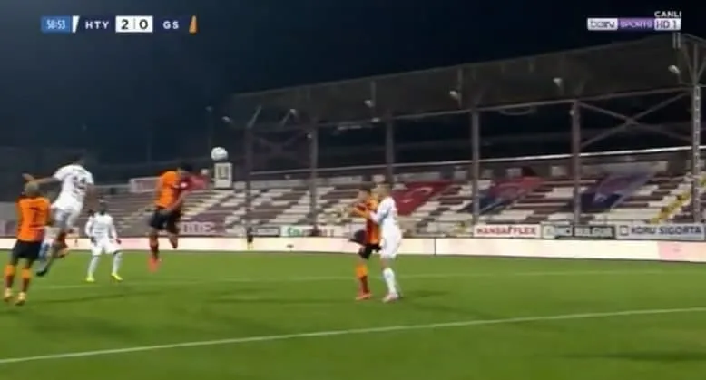 Son dakika spor haberi: Hatayspor - Galatasaray maçında Radamel Falcao direğe takıldı! - 2