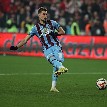 Ernest Muçi: Bir iki hafta yürüyemedim bile