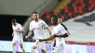 Son dakika spor haberi: Sivassporlu Max Gradel'in 10. gol sevinci