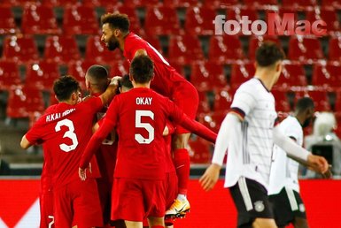 Almanya - Türkiye maçı sonrası milli yıldız için flaş sözler! Sergen Yalçın’a pay verilsin