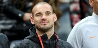 Sneijder gidemez!..