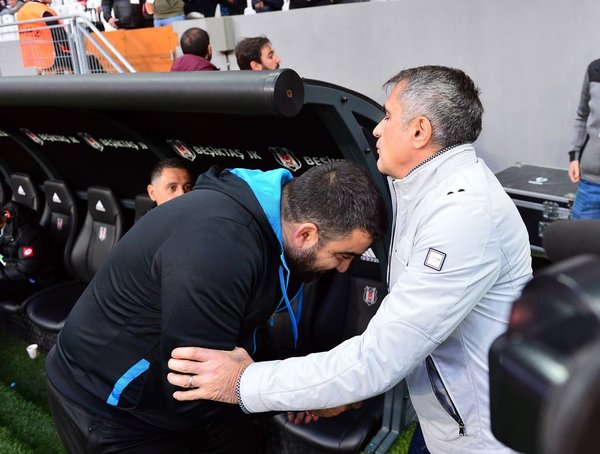 Şenol Güneş ile Ümit Özat arasında gerginlik