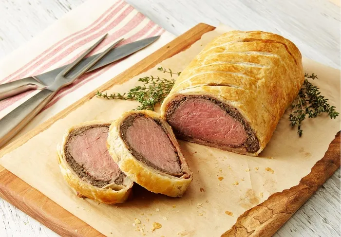 beef-wellington-tarifi-beef-wellington-nasil-yapilir-beef-wellington-malzemeleri-yapilisi-ve-puf-noktalari-1670836952700.jpeg Beef Wellington nasıl yapılır? | Beef Wellington tarifi, malzemeleri, yapılışı ve püf noktaları nedir? - 3