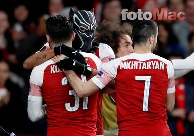 Arsenal’e turu getiren Aubameyang’ın ’maskeli’ sevinçleri....