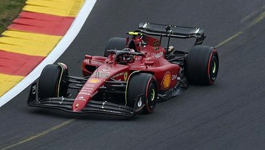 F1 Belçika'da "pole" pozisyonu Carlos Sainz'ın oldu