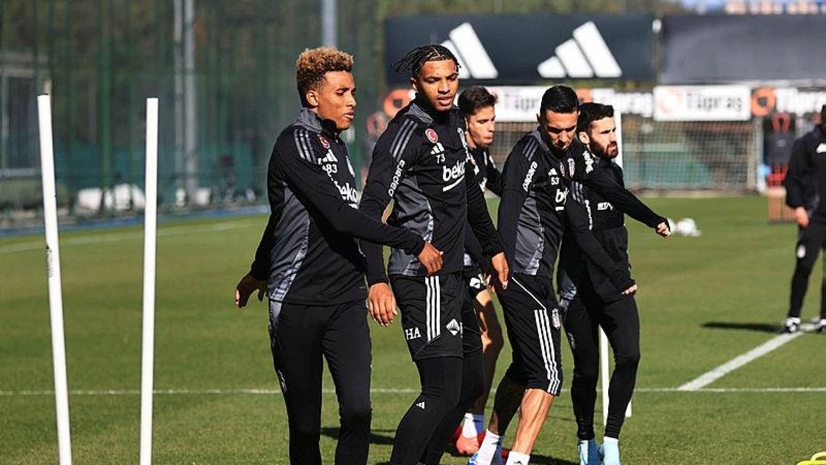 Beşiktaş çıkışa geçmek istiyor! İşte Giovanni van Bronckhorst'un RAMS Başakşehir maçı 11'i