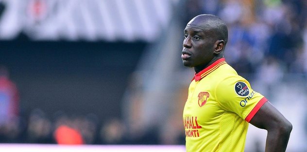 Demba Ba Shanghai Shenhua Ile 3 Yillik Sozlesme Imzaladi Son Dakika Futbol Haberleri Fotomac
