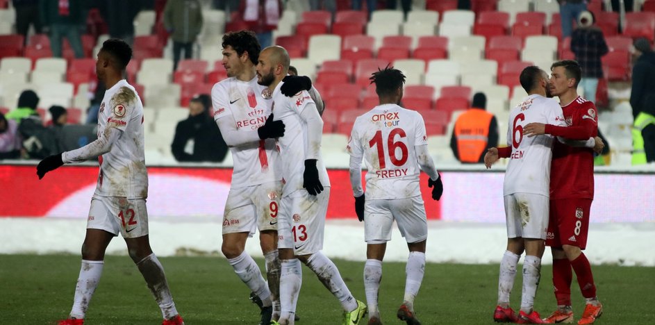 mac sonucu sivasspor 1 1 antalyaspor