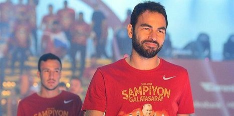 Şarkıyla mesaj verdi