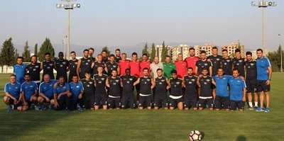 Akhisar Belediyespor topbaşı yaptı