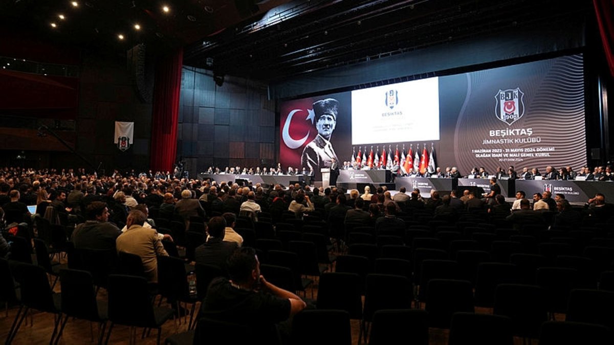 Kongrede kavga çıktı