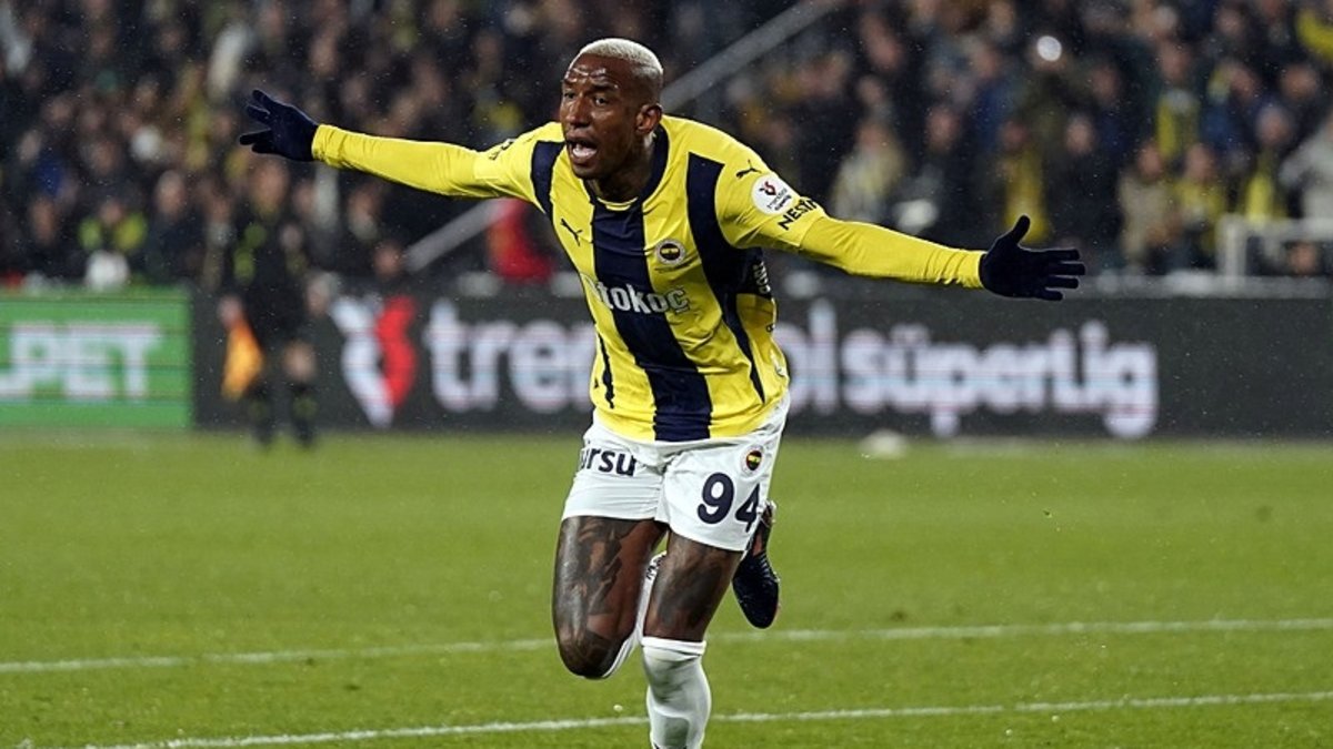 Anderson Talisca'dan örnek davranış