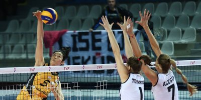 VakıfBank yarı finalde!