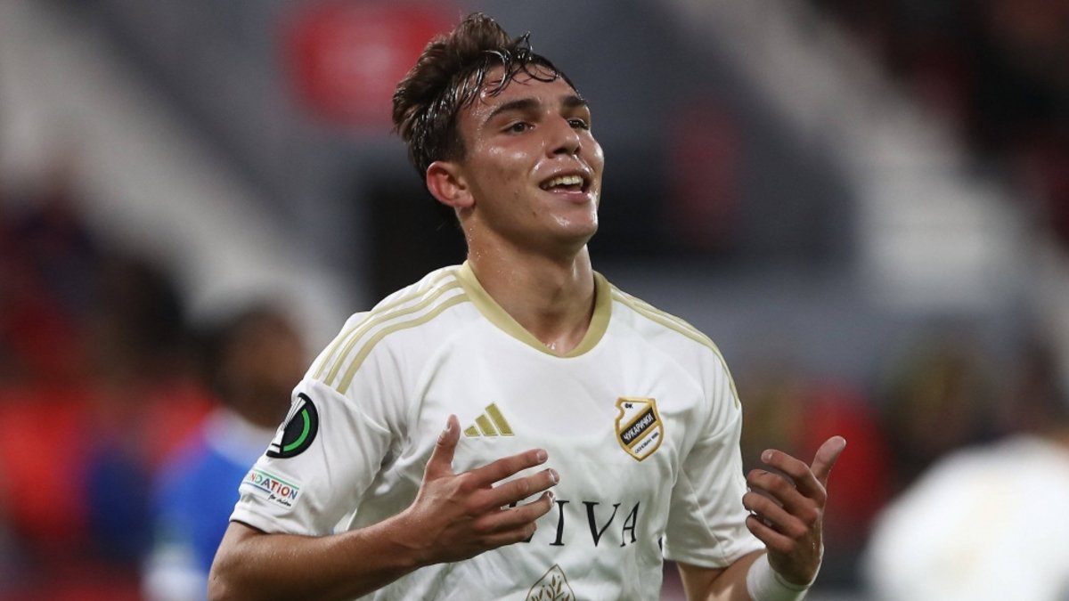 TRANSFER HABERİ-Fenerbahçe’den Mihajlo Cvetkovic hamlesi! Rakipler de sıraya girdi TRANSFER HABERİ-Fenerbahçe’den Mihajlo Cvetkovic hamlesi! Rakipler de sıraya girdi