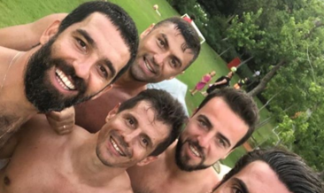 Volkan Demirel, Arda Turan, Burak Yılmaz, Emre Belözoğlu'nun fotoğrafı sosyal medyayı salladı