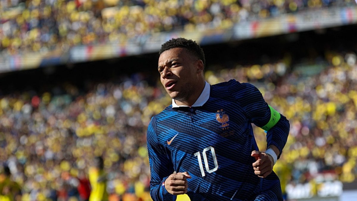 Kylian Mbappe'den tepki çeken Kante hareketi!