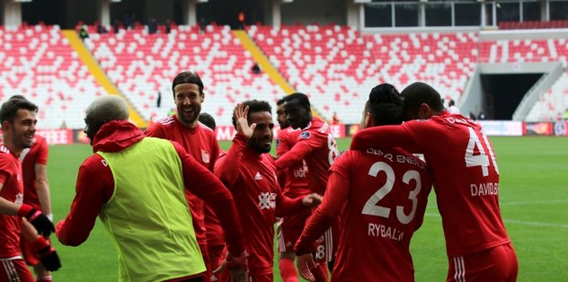 Sivasspor evinde Göztepe'yi 2 golle geçti! | MAÇ SONUCU | ÖZET