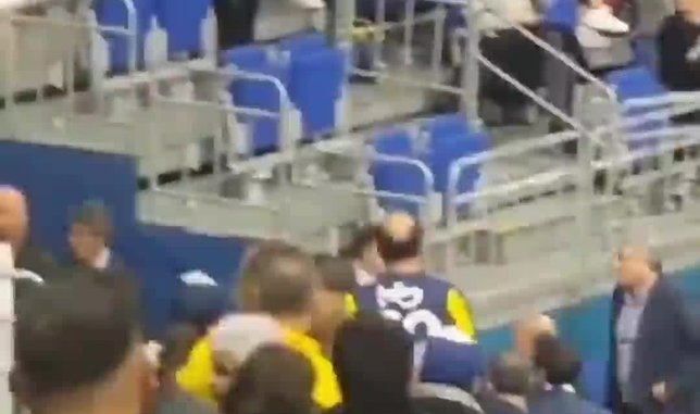 Fenerbahçe taraftarından Ali Koç'a tepki