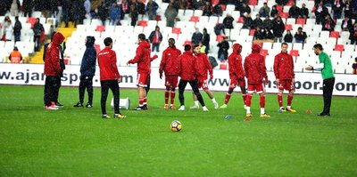 Sivasspor'da 4 futbolcu kampa götürülmedi