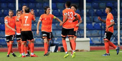 Gol düellosunun galibi Adanaspor!