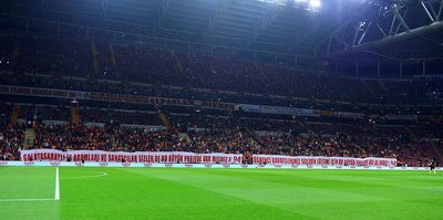 Galatasaray-BB Erzurumspor maçında bir taraftar kalp krizi geçirerek hayatını kaybetti