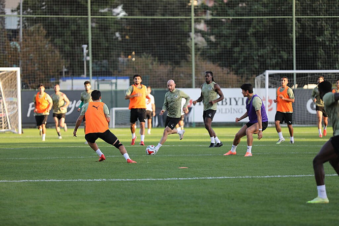 alanyaspor-gaziantep-fk-canli-corendon-alanyaspor-gaziantep-fk-maci-ne-zaman-saat-kacta-ve-hangi-kanalda-1762147697136.png Alanyaspor-Gaziantep FK maçı hangi kanalda