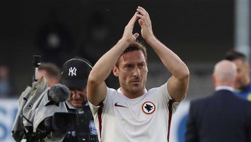 Totti futbola geri dönüyor