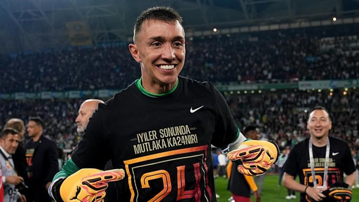 TRANSFER HABERLERİ | Galatasaray'a Uruguaylı orta saha! Fernando Muslera devrede TRANSFER HABERLERİ | Galatasaray'a Uruguaylı orta saha! Fernando Muslera devrede